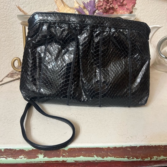 Morgan Taylor Handbags - Morgan Taylor leather snakeskin black crossbody purse- vintage